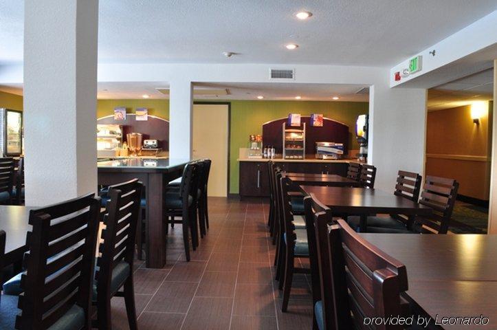 圣地亚哥南智选假日酒店 纳欣诺市 餐厅 照片